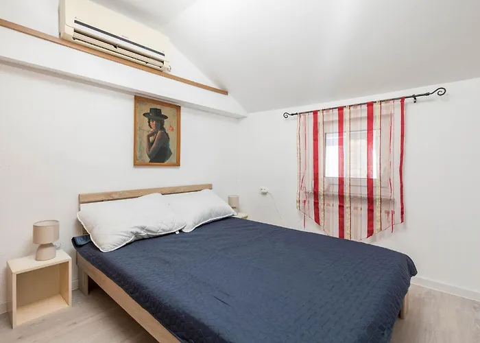 1 Bedroom Beautiful In Jurdani